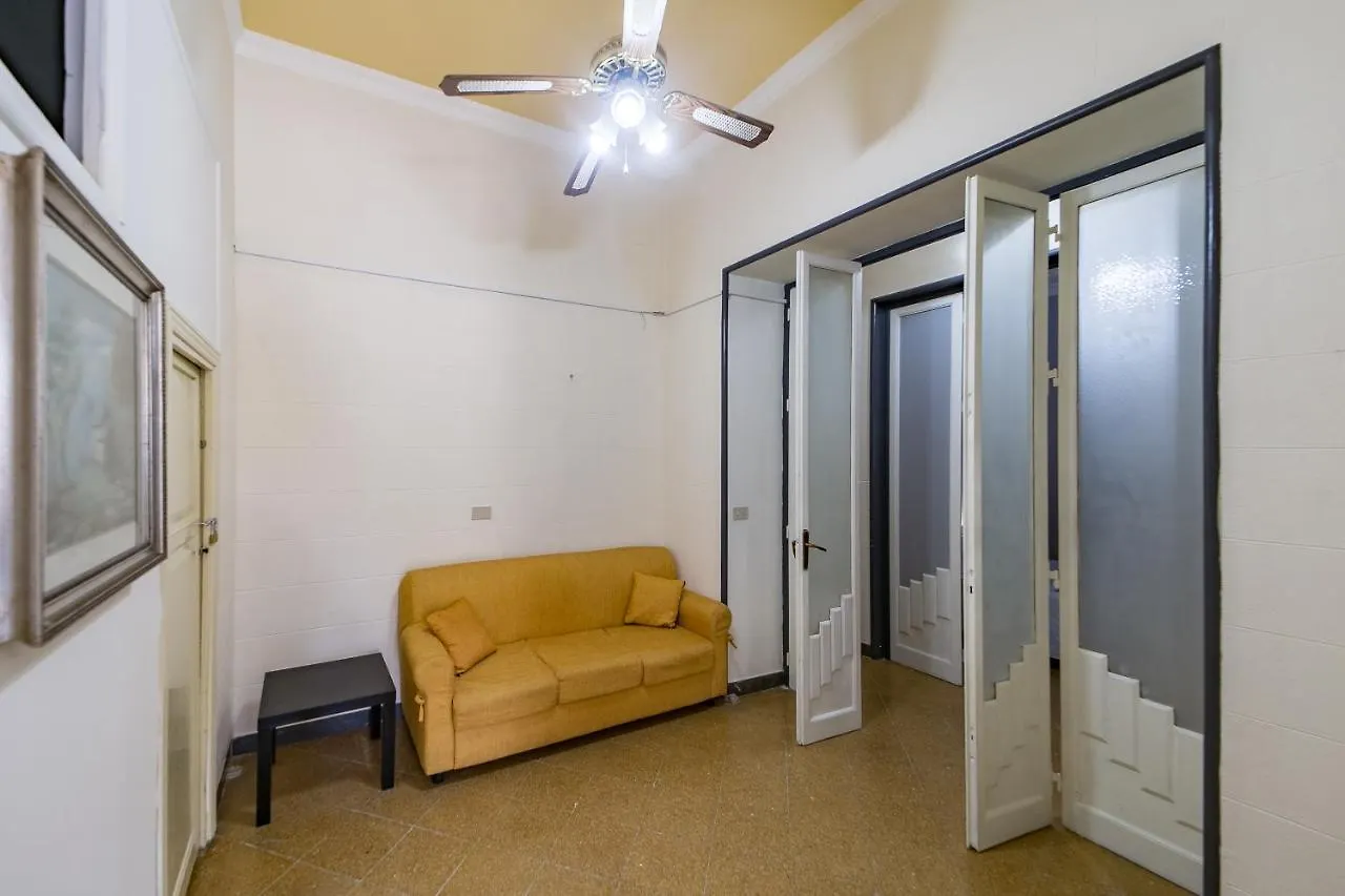 Giachi Friendly Rooms Alla Stazione 巴勒莫 0*,  意大利