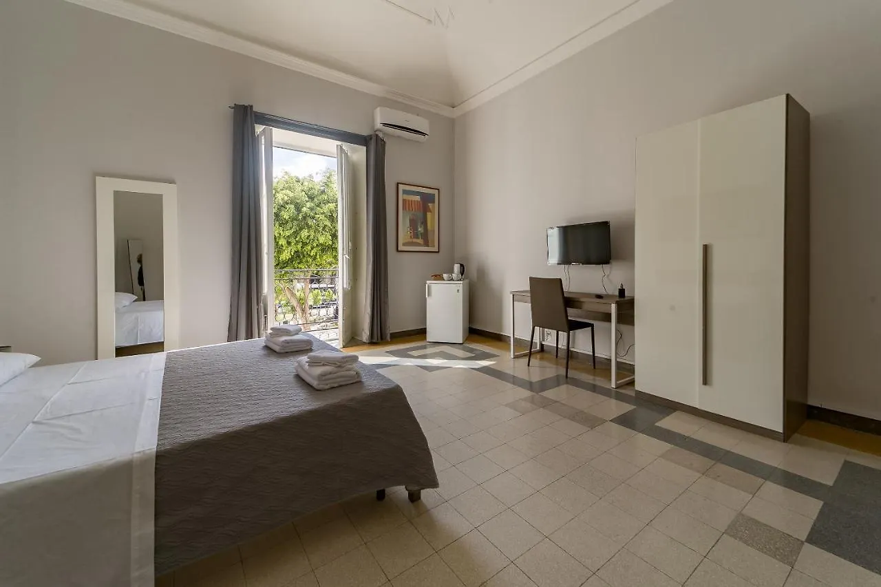 Giachi Friendly Rooms Alla Stazione 巴勒莫 0*,